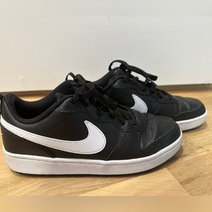 Nike Youth Court Borough Low - black/white